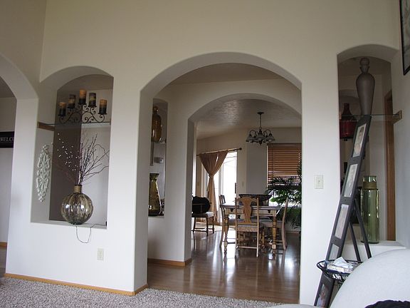Archway to dining area
