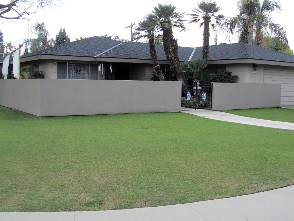 6101 Lupine Ave photo 1