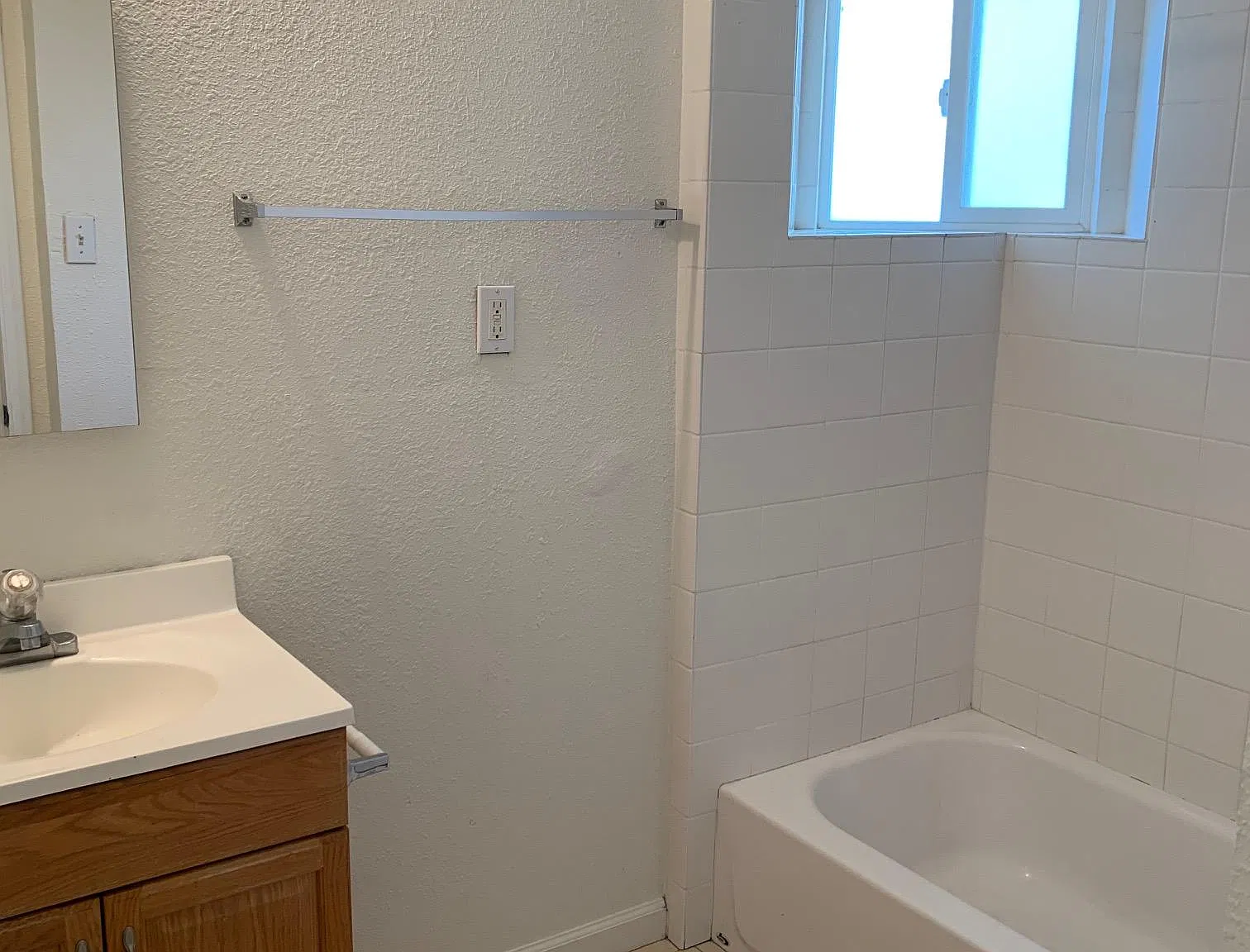 1 bed, 650 sqft, $1,950 — Photo 3