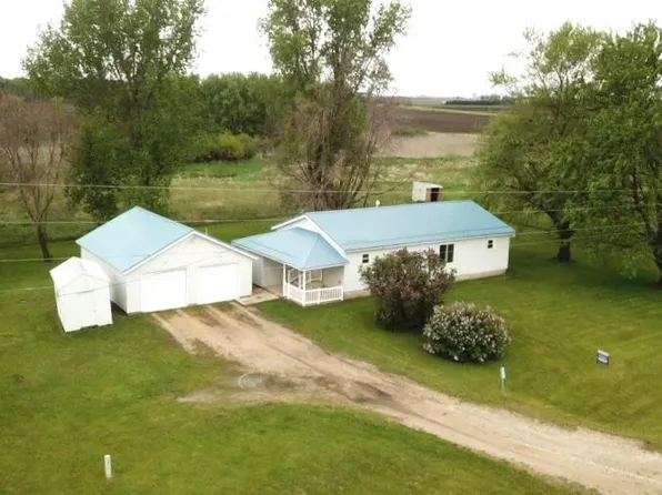 5685 40th St, Riceville, IA 50466