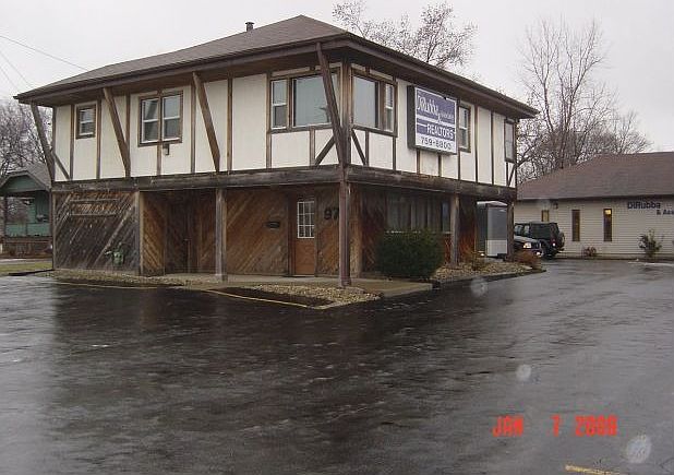 2nd image of 95 E Montrose St