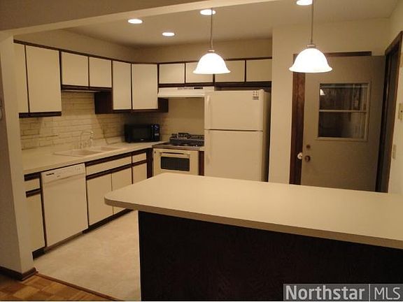 5th image of 48 Walden St