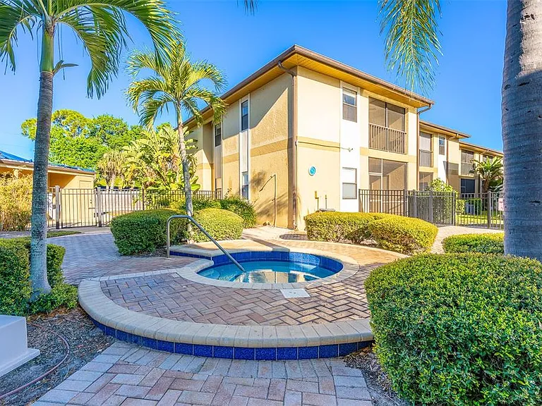 12293 Sailwinds Dr #203 — Photo 40