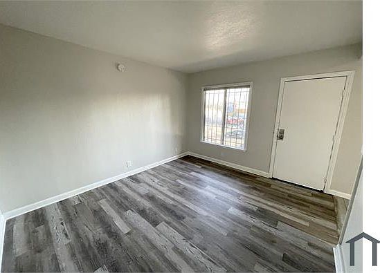 3rd image of 11226 S Figueroa St #6