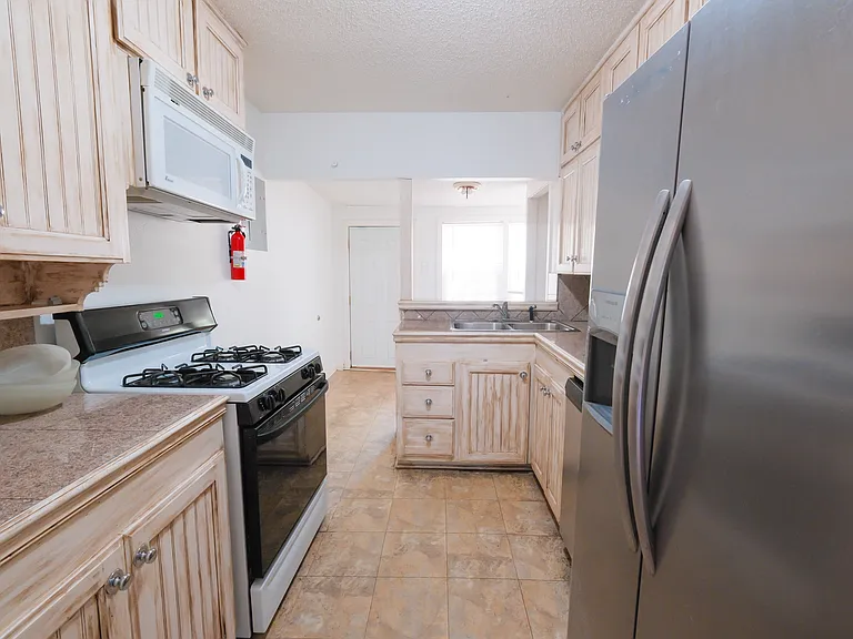 3900 Dexter Ave — Photo 16
