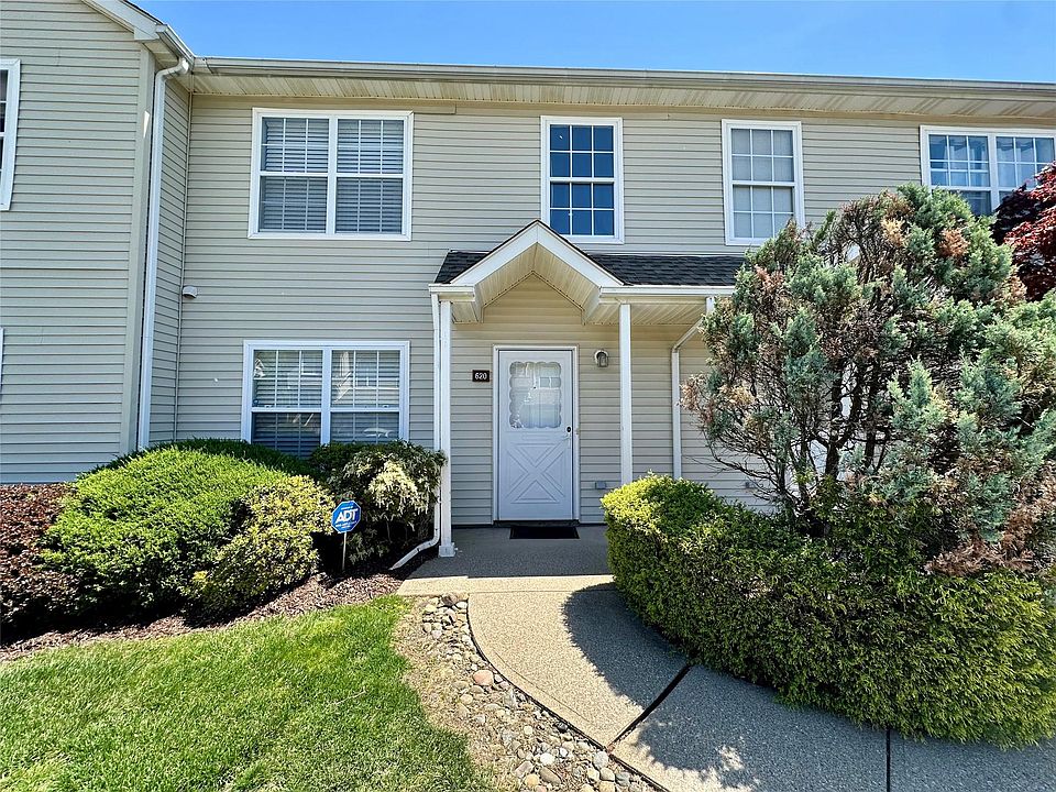 1st image of 620 Crab Apple Ln