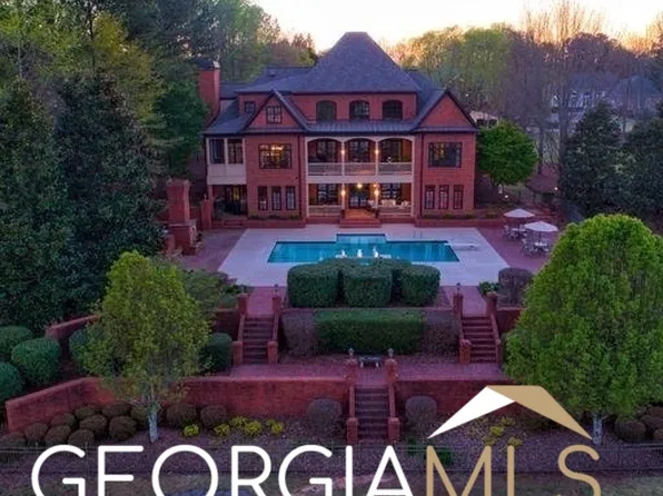102 Champion Dr, Carrollton, GA 30116