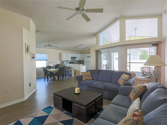3rd image of 43 Saint Kitts Cir