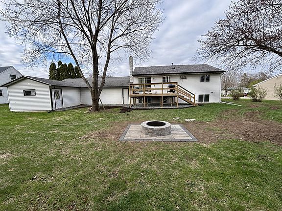 3rd image of 818 S 10th St