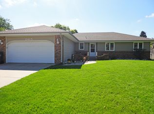 2415 E 10th St, Fremont, NE 68025