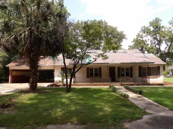 826 W Bateman Ave, Slocomb, AL 36375