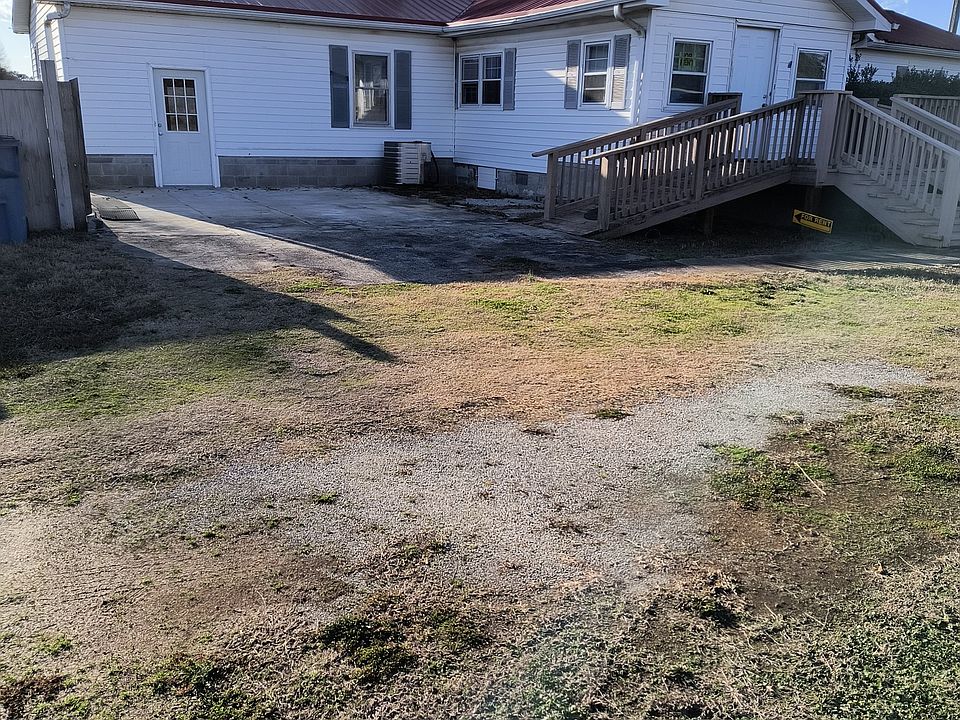 801 Harbins Rd front