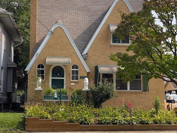 2304 Turner St, Lansing, MI 48906