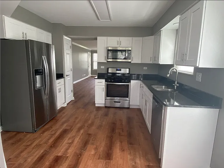 2111 Camden Ln #2111 — Photo 5