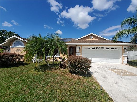 2nd image of 615 Fisher Ct