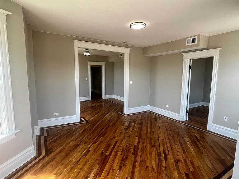 3100 N Western Ave — Photo 3