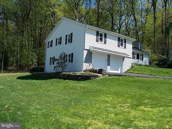 3rd image of 29 Cypress Ln