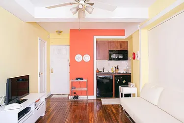 Rented by R New York