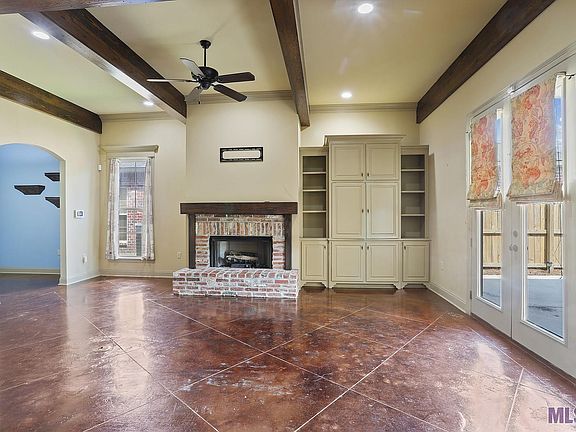 2nd image of 1740 Pointe South Dr