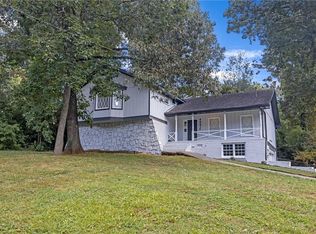 4447 Lake Breeze Dr, Stone Mountain, GA 30083