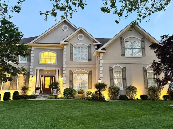 25708 Howerton Dr, Chantilly, VA 20152