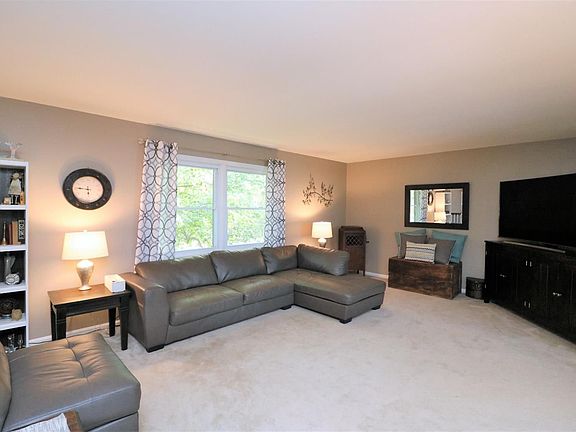 2nd image of 504 Grama Dr
