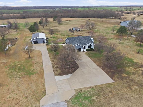 2nd image of 235 N Tyler Rd