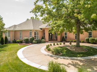 572 Malinmor Dr, Weldon Spring, MO 63304
