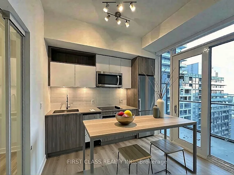 135 Lower Sherbourne St #1733W — Photo 3