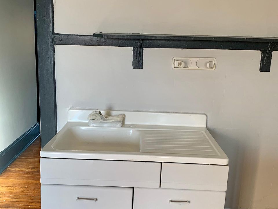 2nd image of 56 Fort Pleasant Ave APT 3B