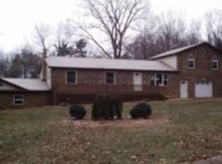 62 Gypsy Ln, Dallas, PA 18612