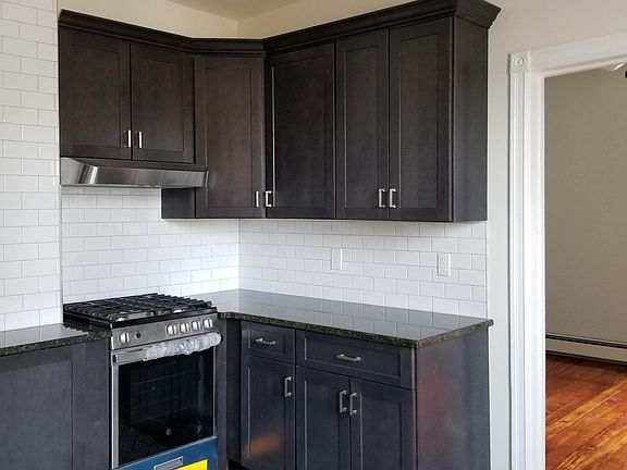 4th image of 56 Washington St Floor 1