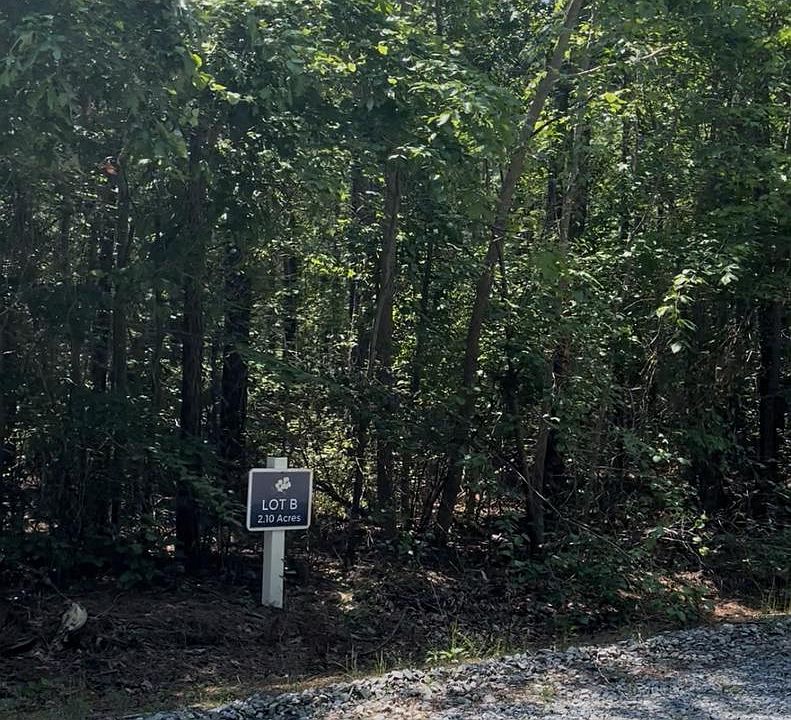 1st image of Dogwood Ln