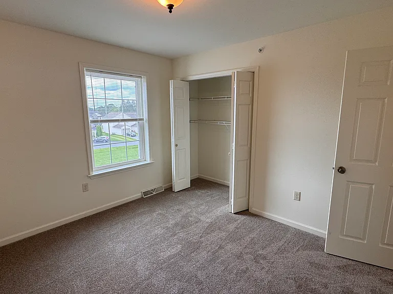 250 Limestone Dr — Photo 22
