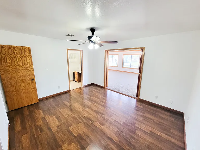 25 W Maverick Ln — Photo 28