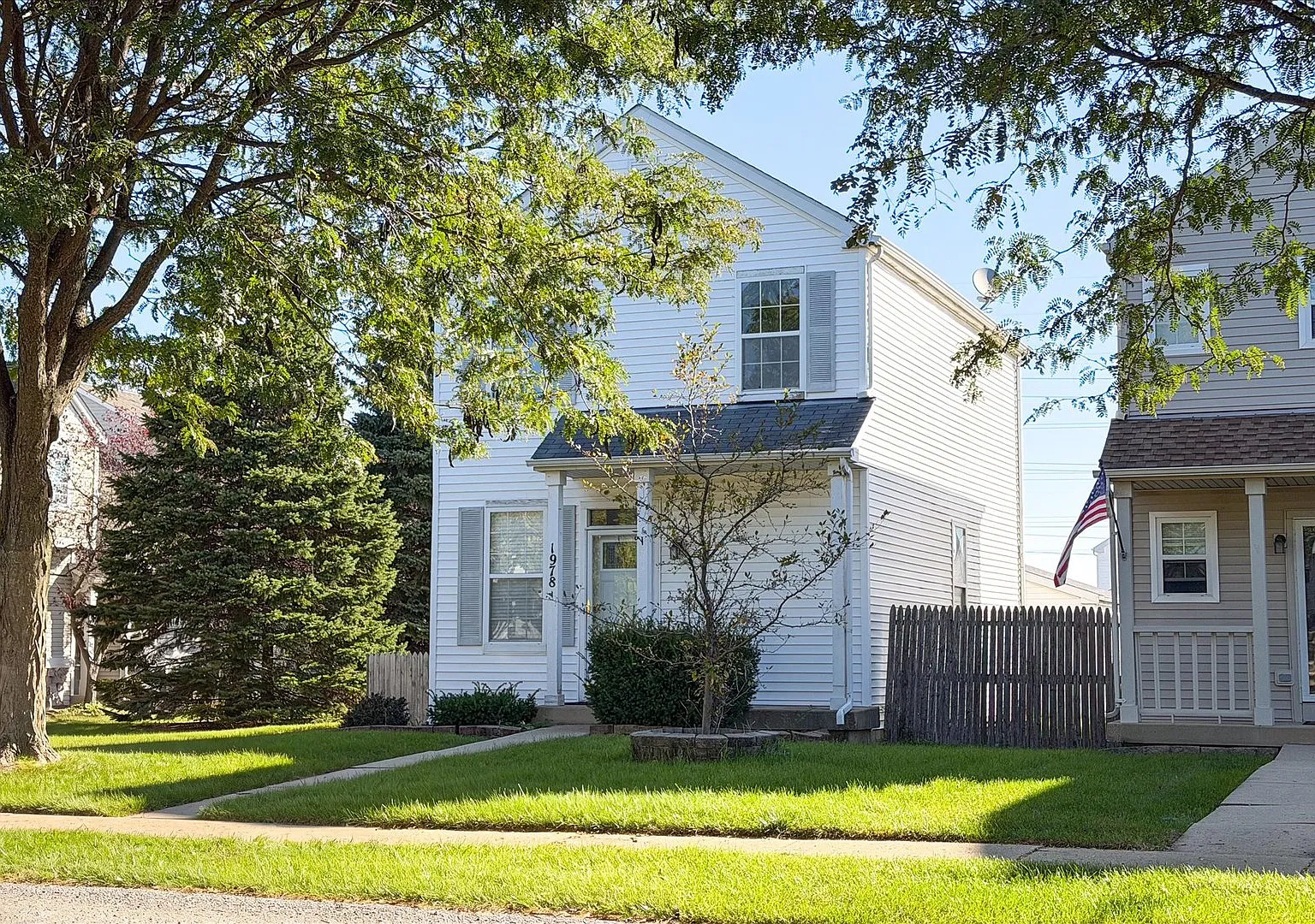 3 bed, 2.5 bath, 1860 sqft, $2,600 — Photo 1