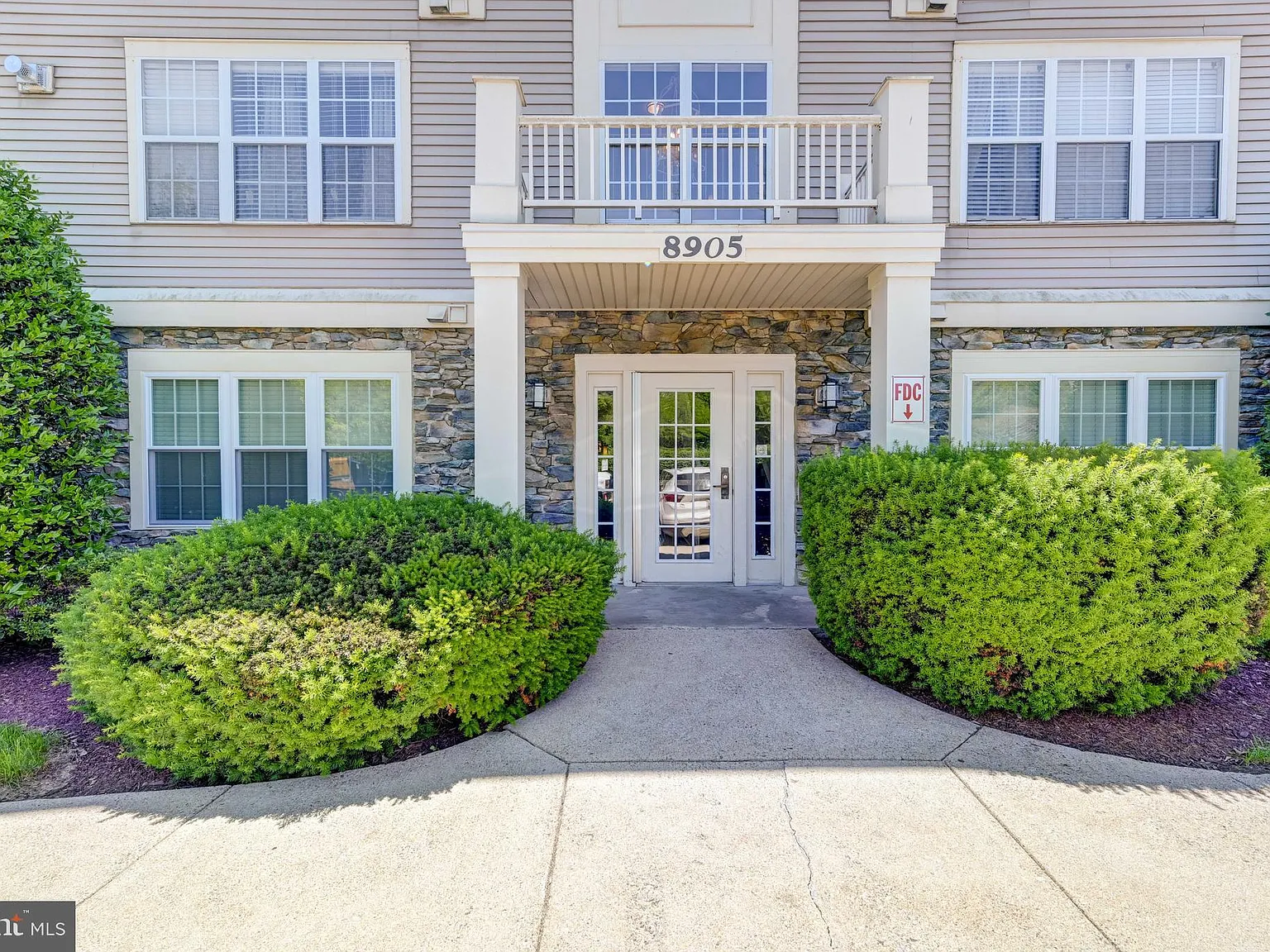 2 bed, 1208 sqft, $2,125 — Photo 2