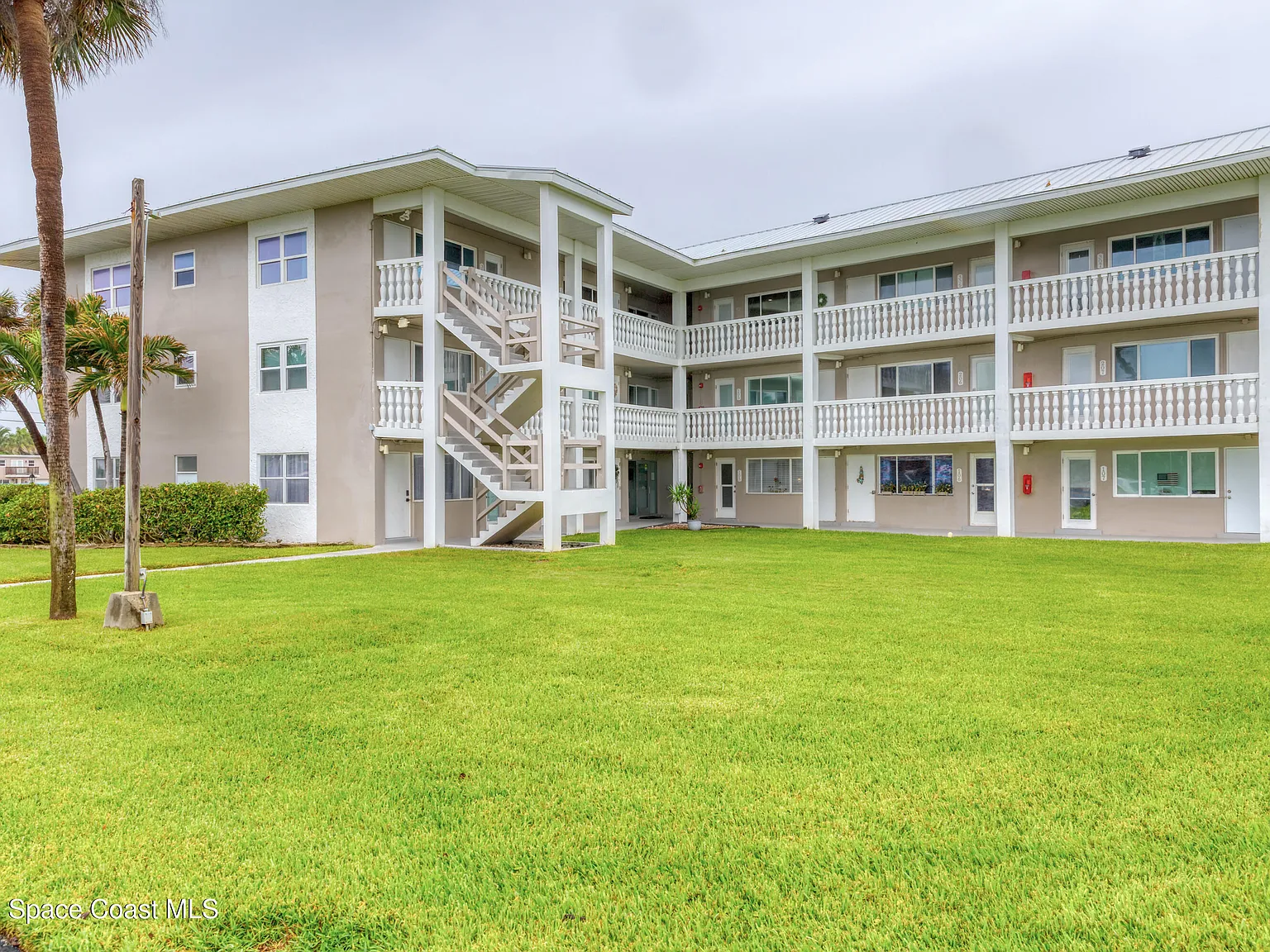 2 bed, 2.0 bath, 1092 sqft, $3,000 — Photo 2