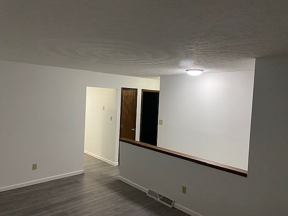4th image of 1044 Sunhaven Dr