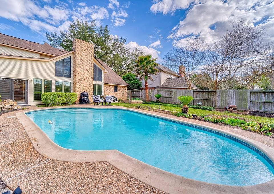 1st image of 931 Bent Creek Ct