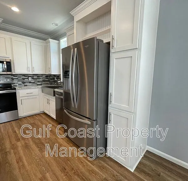 3200 Holly Ave — Photo 13