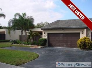 19426 W Lake Dr, Hialeah, FL 33015