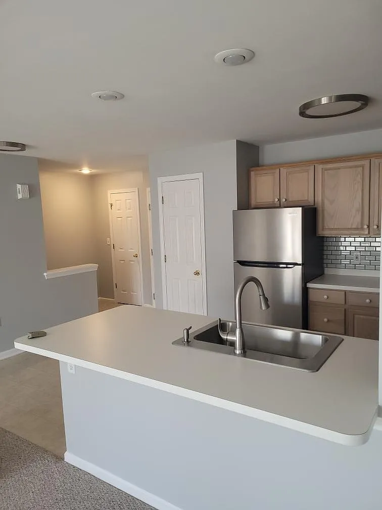 2 bed, 1231 sqft, $2,100 — Photo 4