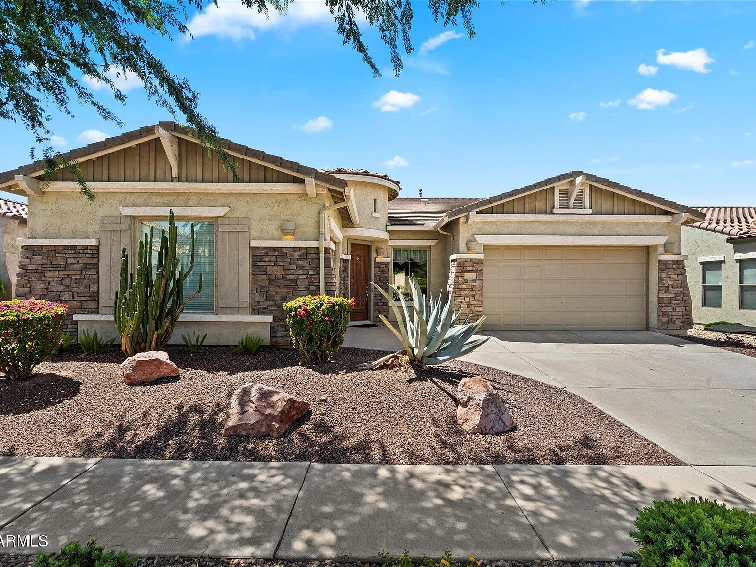 3 bed, 2.0 bath, 2458 sqft, $3,795 — Photo 1