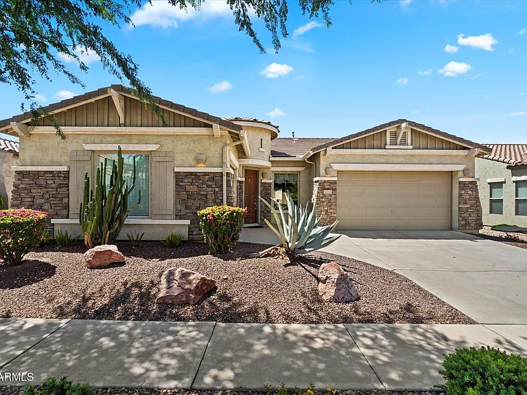 743 E Torrey Pines Pl — Photo 1