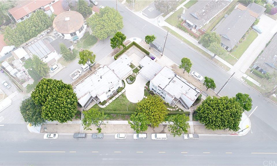 1st image of 3690 Country Club Dr