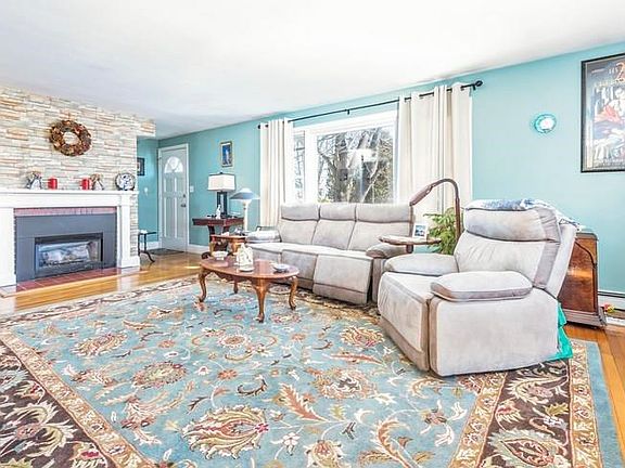 Spacious Living room wit gas fireplace!