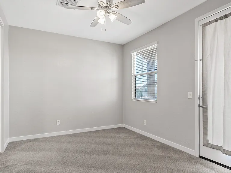 1154 E Thompson Way — Photo 22