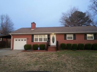 204 Maymont Dr, Newport News, VA 23606