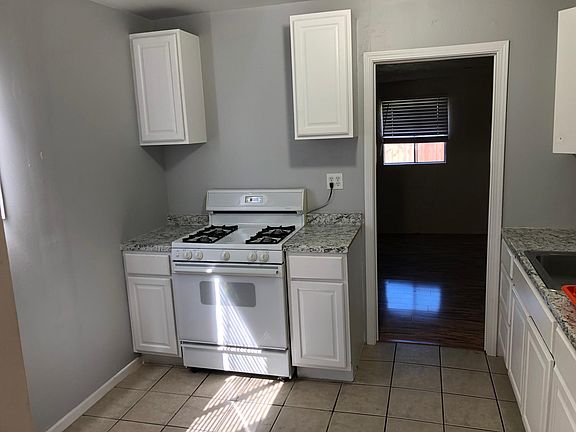 3rd image of 51 Blarney Ln